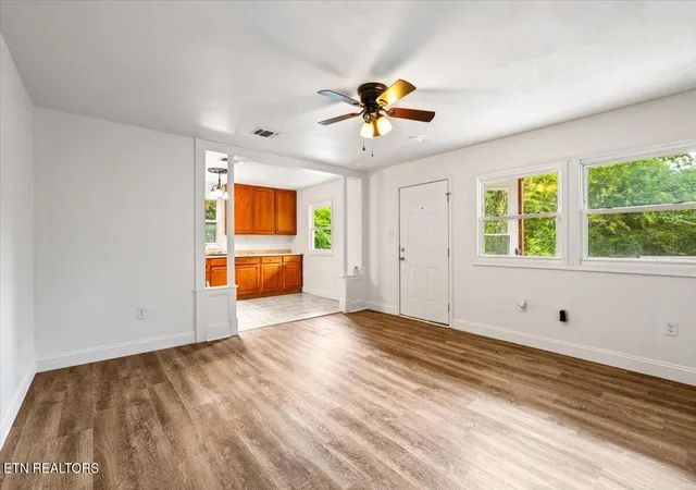 Photo 3 of Sale Pending at 313 N 14th Street, La Follette, TN 37766 | MLS# 1348701 | Listing updated on 2026-08-11