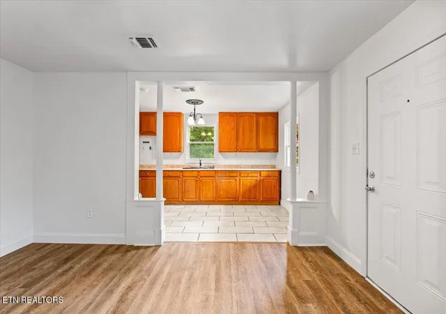 Photo 3 of Sale Pending at 313 N 14th Street, La Follette, TN 37766 | MLS# 1348701 | Listing updated on 2026-08-11