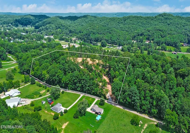 3rd image of 350 Old Hen Valley Rd, Oliver Springs, TN 37840 | MLS# 1348957