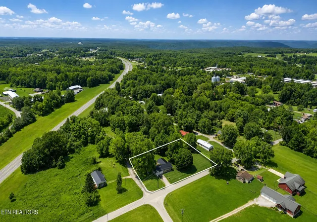 2nd image of 1210 Frank Campbell Rd, Jamestown, TN 38556 | MLS# 1348765