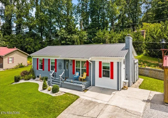 1st image of 112 Country Hill Ln, La Follette, TN 37766 | MLS# 1348698