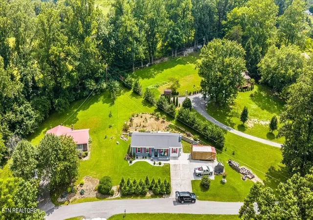 Photo 3 of Single family home for sale at 112 Country Hl Ln, La Follette, TN 37766 | MLS# 1348698 | Listing updated on 2026-08-21