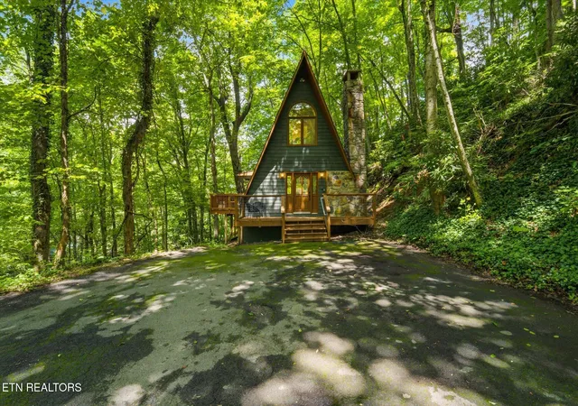 2nd image of 1215 N Baden Dr, Gatlinburg, TN 37738 | MLS# 1349054