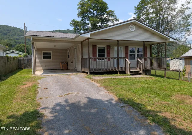1st image of 712 W Walden St, La Follette, TN 37766 | MLS# 1348718