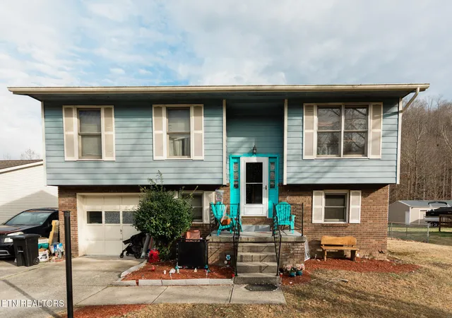1st image of 140 Wellington Dr, Middlesboro, KY 40965 | MLS# 1348714