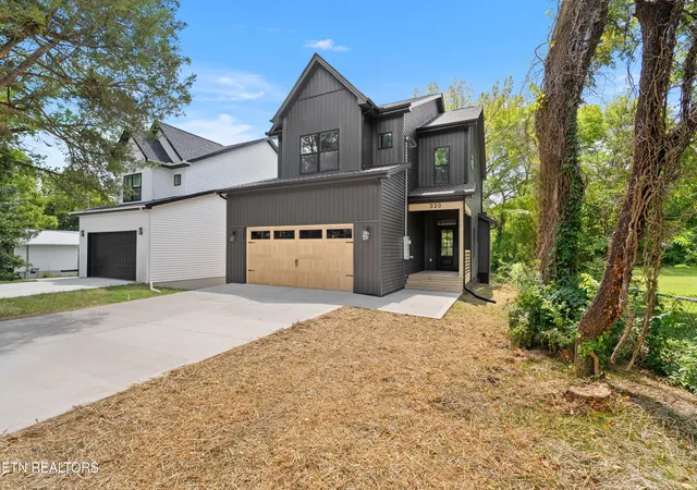 Photo 2 of Single family home for sale at 320 Ave B, Knoxville, TN 37920 | MLS# 1348742 | Listing updated on 2026-08-28