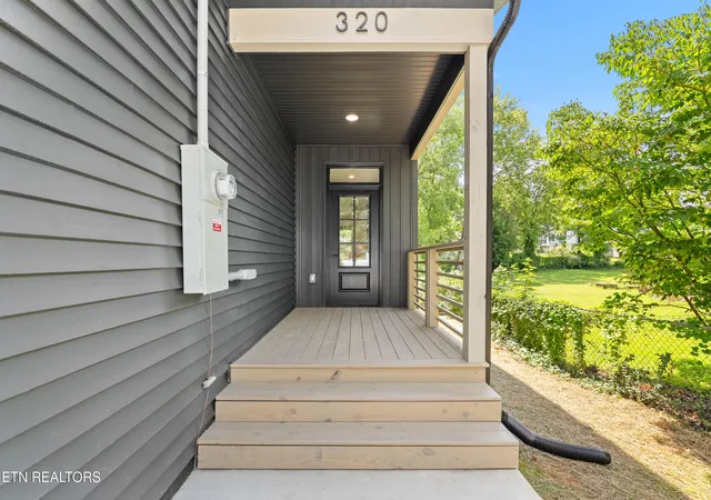 Photo 3 of Single family home for sale at 320 Ave B, Knoxville, TN 37920 | MLS# 1348742 | Listing updated on 2026-08-28