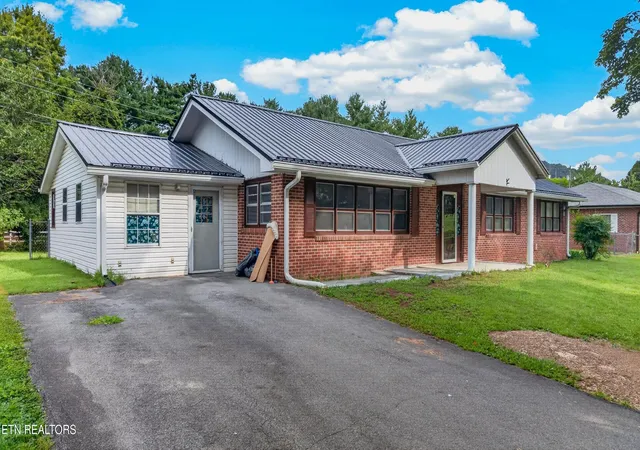 Photo 2 of Single family home for sale at 3315 Highway 66 S, Rogersville, TN 37857 | MLS# 1349073 | Listing updated on 2026-09-26