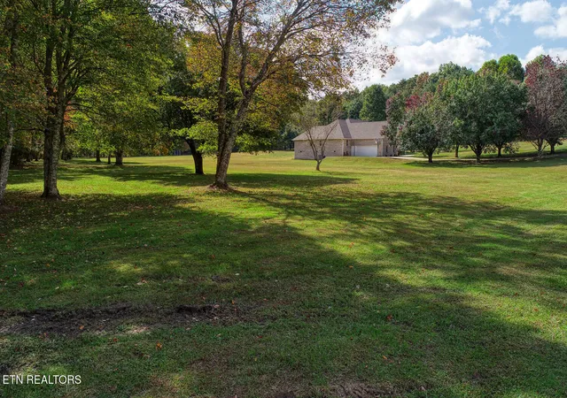 3rd image of 326 Forest Dr, Crossville, TN 38555 | MLS# 1351483