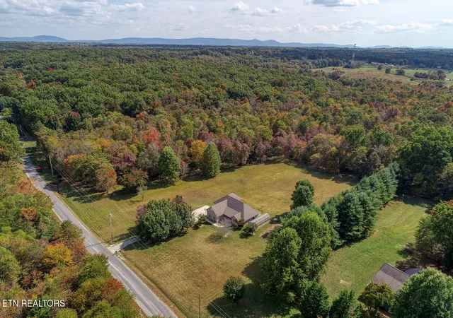 4th image of 326 Forest Dr, Crossville, TN 38555 | MLS# 1351483
