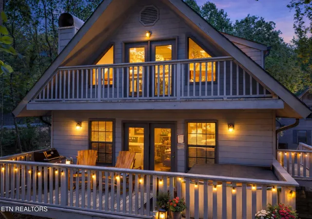 Photo 1 of Single family home for sale at 2733 Timber Way, Pigeon Forge, TN 37863 | MLS# 1348764 | Listing updated on 2026-10-22