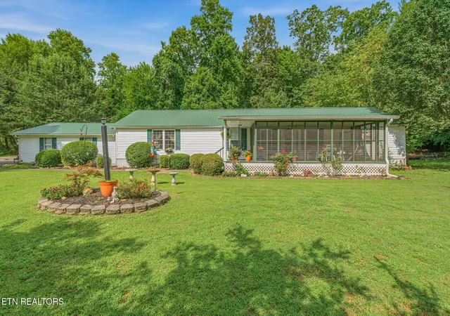 Photo 1 of Single family home for sale at 136 Holber Rd, Harriman, TN 37748 | MLS# 1348804 | Listing updated on 2026-09-17