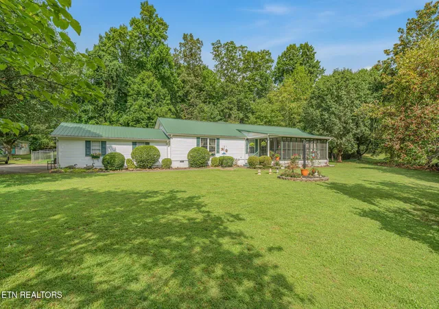 Photo 3 of Single family home for sale at 136 Holber Rd, Harriman, TN 37748 | MLS# 1348804 | Listing updated on 2026-09-17