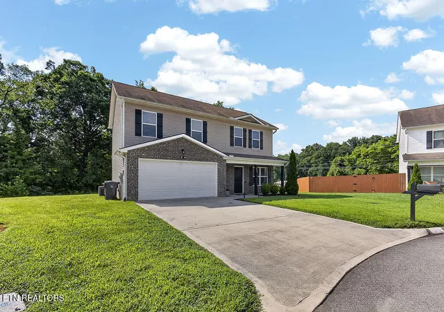 Photo 2 of Single family home for sale at 1339 Zamora Ln, Knoxville, TN 37912 | MLS# 1348814 | Listing updated on 2026-08-22