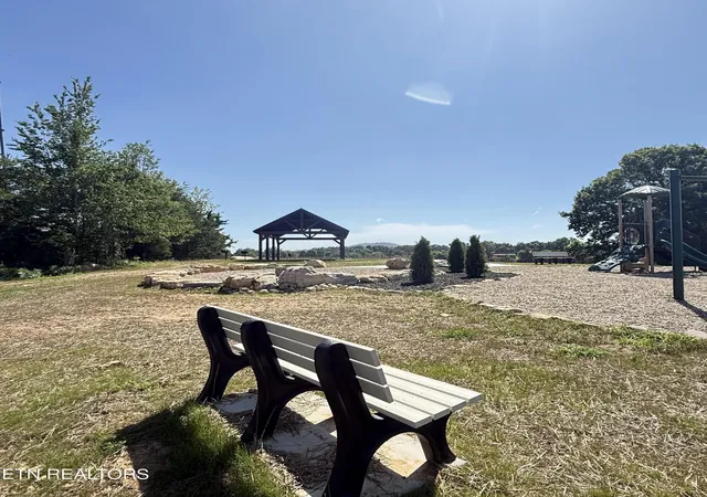 17th image of 2828 Sw Shorewoood Pt, Morristown, TN 37814 | MLS# 1348818