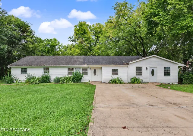 Photo 2 of Single family home for sale at 5315 Marguerite Rd, Knoxville, TN 37912 | MLS# 1350253 | Listing updated on 2026-09-10