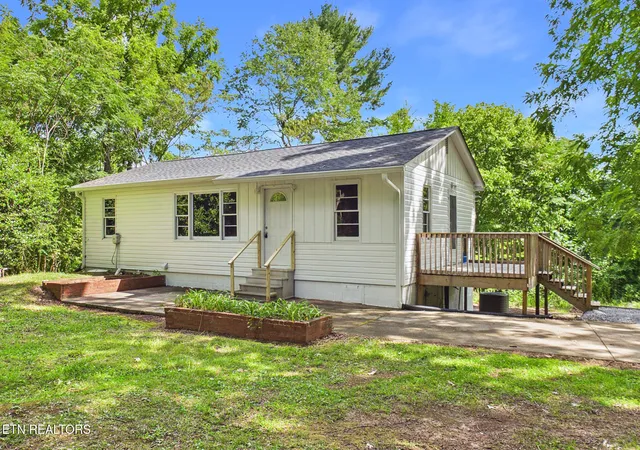1st image of 822 Ivory Rd, Athens, TN 37303 | MLS# 1348950