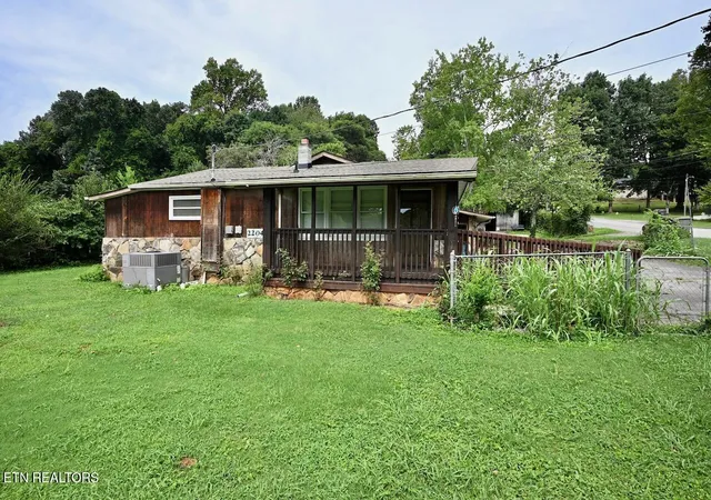 Photo 2 of Sale Pending at 2204 Mentor Rd, Louisville, TN 37777 | MLS# 1349156 | Listing updated on 2026-08-28