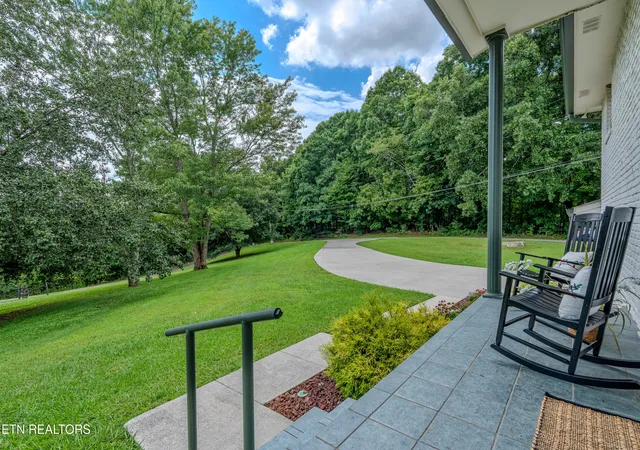 Photo 3 of Sale Pending at 828 Freels Ln, Knoxville, TN 37922 | MLS# 1348972 | Listing updated on 2026-08-28