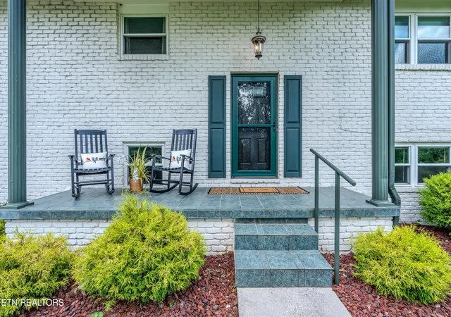 Photo 3 of Sale Pending at 828 Freels Ln, Knoxville, TN 37922 | MLS# 1348972 | Listing updated on 2026-08-28