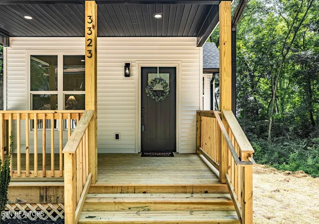 Photo 3 of Sale Pending at 3323 Savoy St, Knoxville, TN 37921 | MLS# 1349776 | Listing updated on 2026-08-22