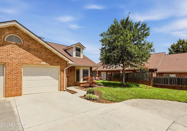Photo 3 of Sale Pending at 10501 Raven Ct, Knoxville, TN 37922 | MLS# 1348890 | Listing updated on 2026-07-24