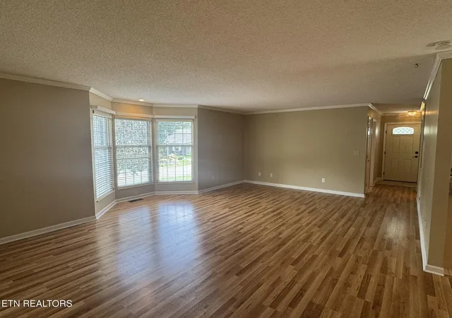 Photo 2 of Single family home for sale at 35 Hawthorn Loop, Crossville, TN 38555 | MLS# 1348861 | Listing updated on 2026-08-25