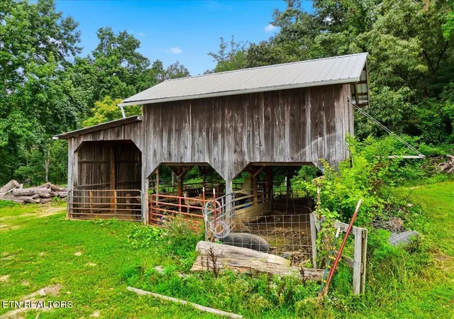 26th image of 1055 Swannsylvania Rd, Dandridge, TN 37725 | MLS# 1349255