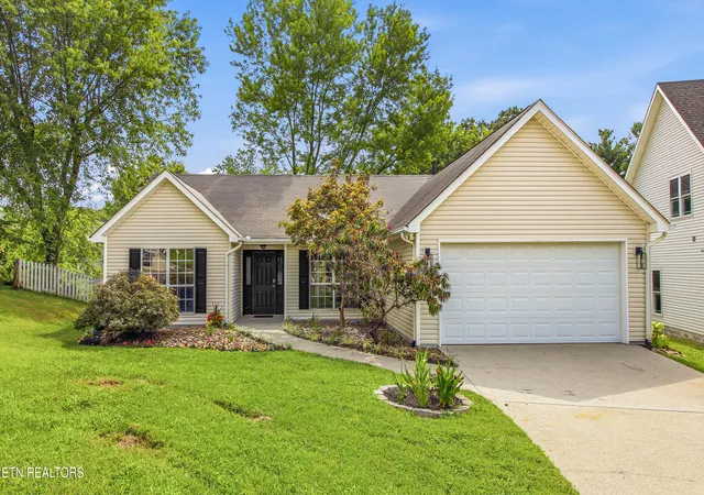 Photo 2 of Sale Pending at 8108 Legacy Ln, Knoxville, TN 37919 | MLS# 1349194 | Listing updated on 2026-08-24