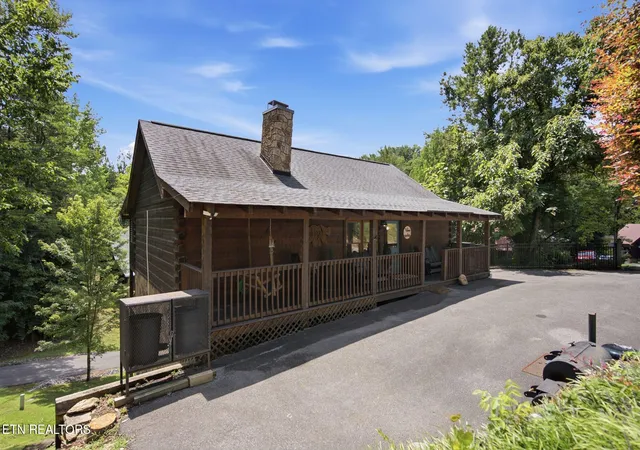 Photo 1 of Single family home for sale at 2436 Cobbler Way, Pigeon Forge, TN 37863 | MLS# 1348995 | Listing updated on 2026-09-08