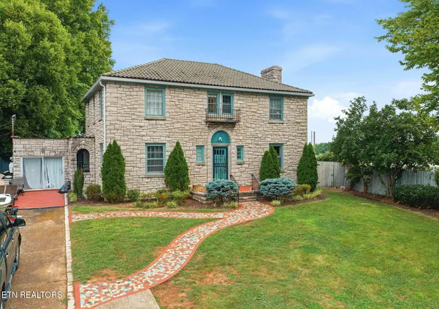 Photo 3 of Multi family home for sale at 2715 Sullins St, Knoxville, TN 37919 | MLS# 1348877 | Listing updated on 2026-08-27