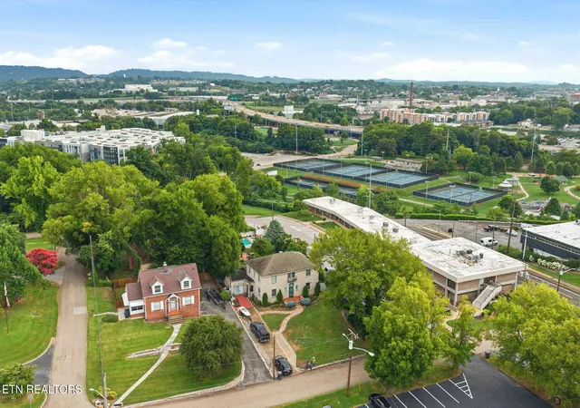 Listing Photo 4 - Condo for sale in building located at 2715 Sullins St, Knoxville, TN 37919