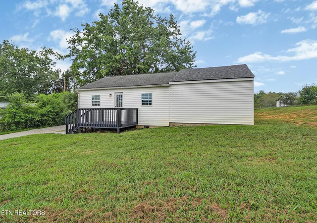 Photo 2 of Single family home for sale at 138 Pond Grv Cir, Rockwood, TN 37854 | MLS# 1348895 | Listing updated on 2026-09-15