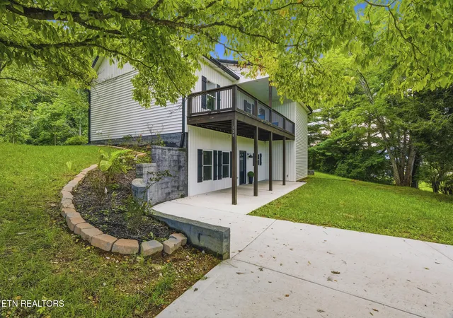 3rd image of 136 Log Ln, Jacksboro, TN 37757 | MLS# 1348894