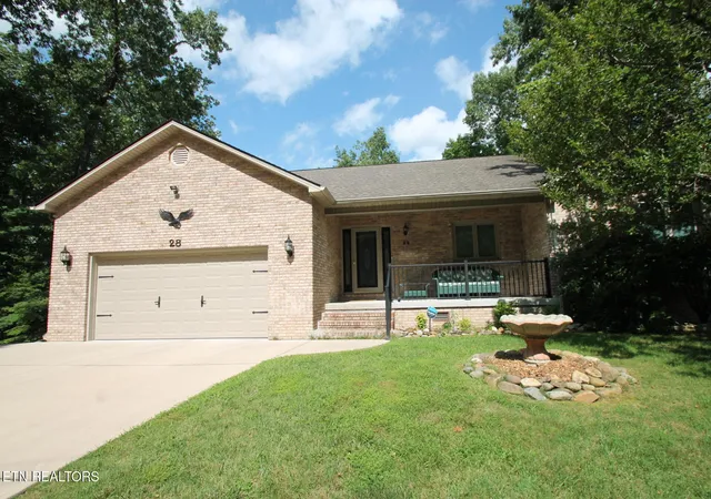 Photo 1 of Single family home for sale at 28 Pineridge Ct, Crossville, TN 38558 | MLS# 1348901 | Listing updated on 2026-10-30
