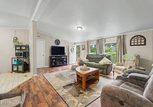 Photo 4 of Single family home for sale at 1678 Raven Hl Rd, Tazewell, TN 37879 | MLS# 1352494 | Listing updated on 2026-10-03