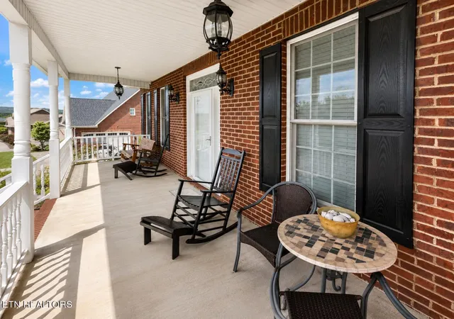 Photo 3 of Sale Pending at 190 Williamsburg Dr, Lenoir City, TN 37772 | MLS# 1348951 | Listing updated on 2026-08-28