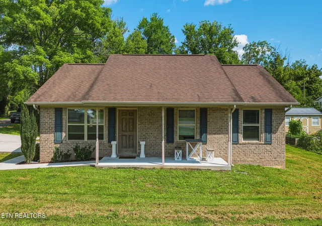 1st image of 623 Hendrickson St, Clinton, TN 37716 | MLS# 1348959