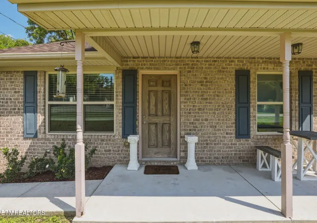2nd image of 623 Hendrickson St, Clinton, TN 37716 | MLS# 1348959