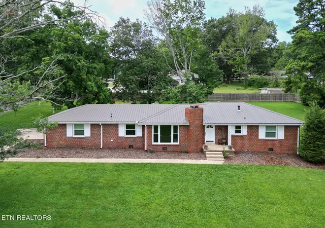 1st image of 112 S Hummingbird Ln, Dickson, TN 37055 | MLS# 1349273