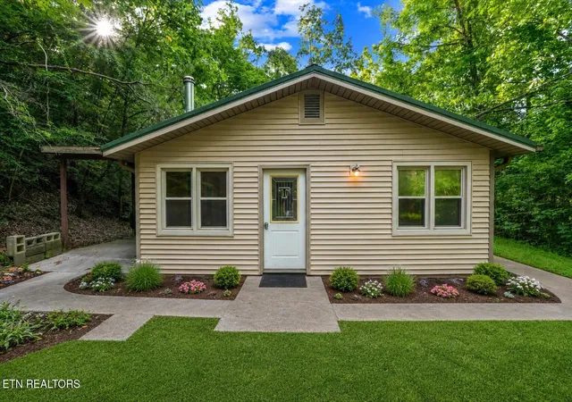 Photo 2 of Sale Pending at 324 Whaley Way, Sevierville, TN 37876 | MLS# 1348970 | Listing updated on 2026-10-11