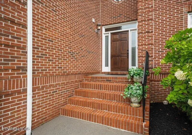 Photo 3 of Single family home for sale at 1240 Hearthstone Ln, Knoxville, TN 37923 | MLS# 1349221 | Listing updated on 2026-09-03