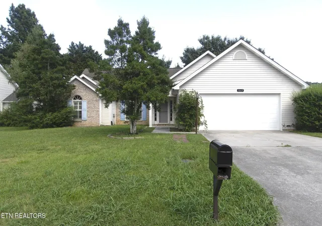Photo 1 of Sale Pending at 1663 Maremont Rd, Knoxville, TN 37918 | MLS# 1348958 | Listing updated on 2026-08-24
