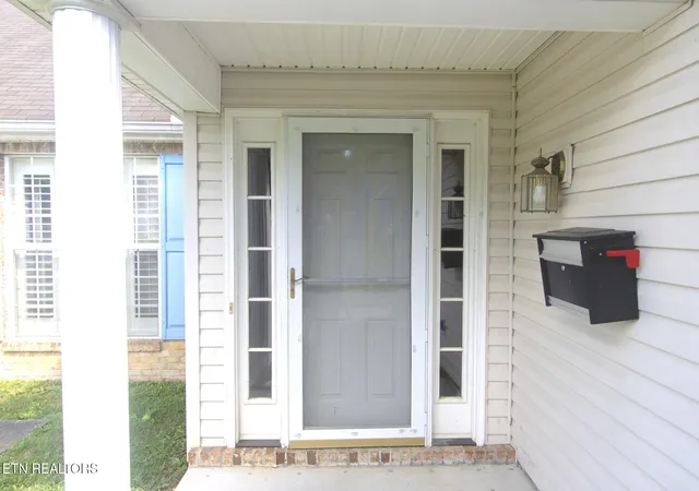 Photo 3 of Sale Pending at 1663 Maremont Rd, Knoxville, TN 37918 | MLS# 1348958 | Listing updated on 2026-08-24