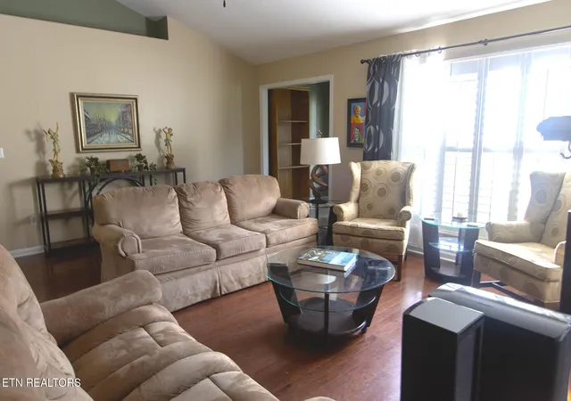 Photo 4 of Sale Pending at 1663 Maremont Rd, Knoxville, TN 37918 | MLS# 1348958 | Listing updated on 2026-08-24