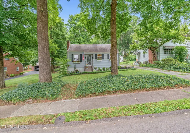 2nd image of 1034 E Churchwell Ave, Knoxville, TN 37917 | MLS# 1349515