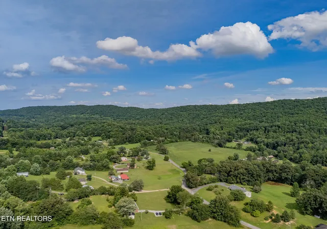23rd image of 624 Back Valley Rd, Oliver Springs, TN 37840 | MLS# 1349243