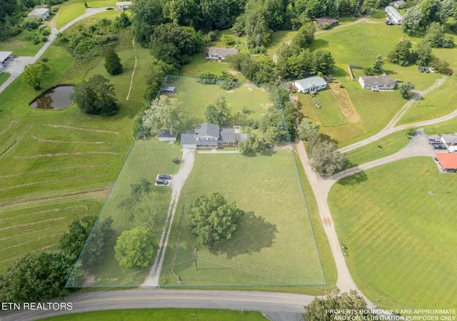 2nd image of 624 Back Valley Rd, Oliver Springs, TN 37840 | MLS# 1349243