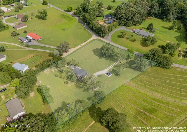 3rd image of 624 Back Valley Rd, Oliver Springs, TN 37840 | MLS# 1349243
