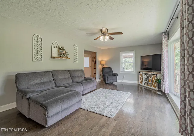 4th image of 624 Back Valley Rd, Oliver Springs, TN 37840 | MLS# 1349243